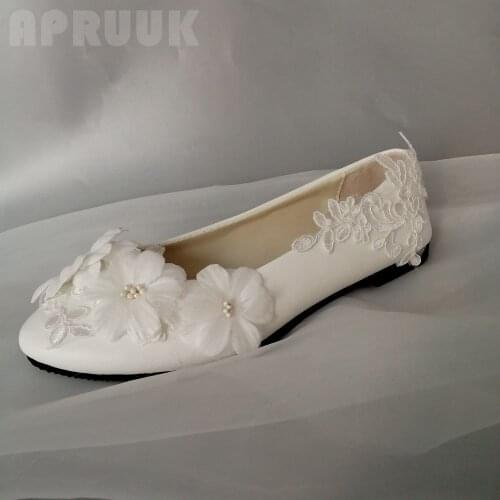 Ladies new arrival white flower flats shoes fashion lace pattern handmade plus size 41 42 girls dancing ceremony shoes
