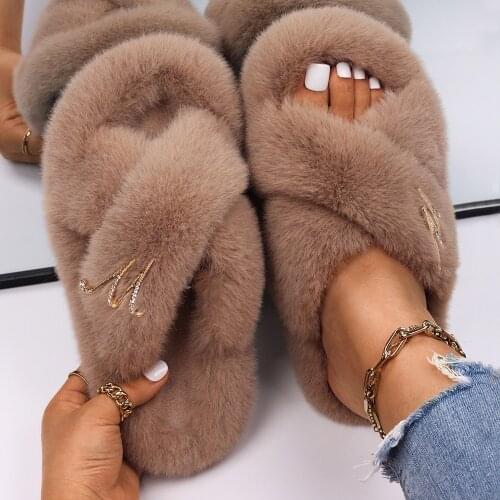 Fluffy Slippers For Women Faux Fur Slides Indoor Slippers Female Flip Flops Plush Sandals Flat Non Slip Designer Shoes New 2021