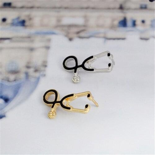 Qianraq Personality Stethoscope Brooch Fashion Medical Jewelry Stethoscope Brooch Pin for Nurse Physicians Medical Student