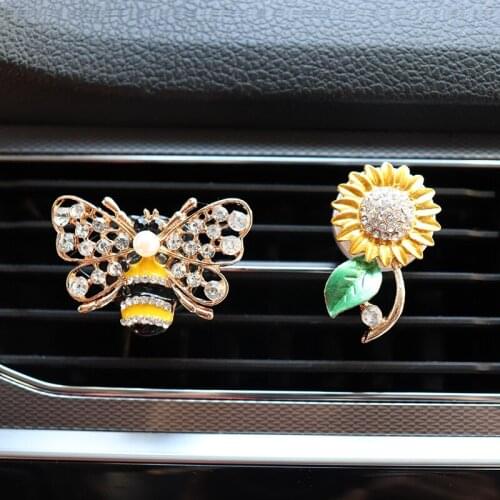 2020 New Car Decoration Diamond Bee Car Air Freshener Auto Outlet Perfume Clip Car Scent Diffuser Creative Car Accessories Girls