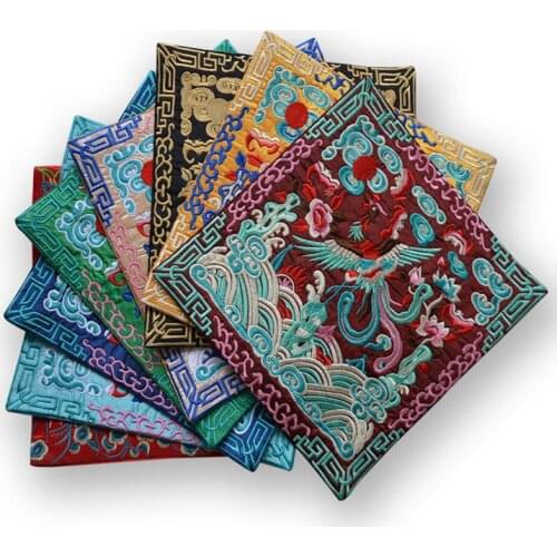 1pc 26x26cm Square Placemat Tray Mat Tablewares Pads Heat Insulation Table Decoration Traditional Chinese Phoenix Embroidered