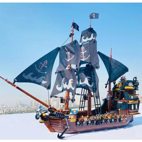 Idea Series Kingdom Temestuous Waves Pirate Ship Building Blocks Bricks Black Pearl Corsair 3D Model Toys For Kid Birthday Gift