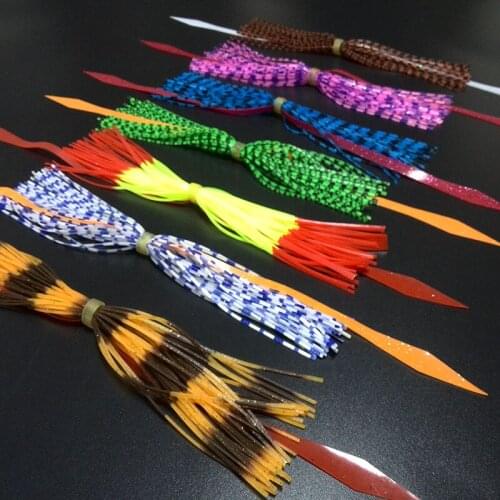 2018NEW 7 bundles 40streands with ribbon silicone skirts DIY spinner batis