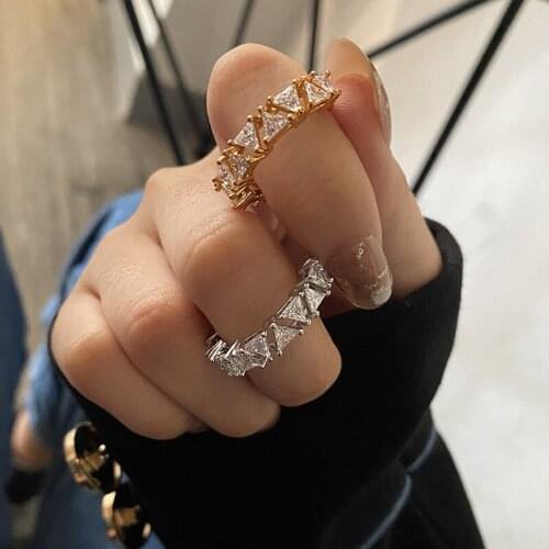 Luxurious and Exquisite Triangle Crystal Ring Korean Fashion Lady Ring Wedding Ring Charm Female Jewelry Girl Birthday Gift