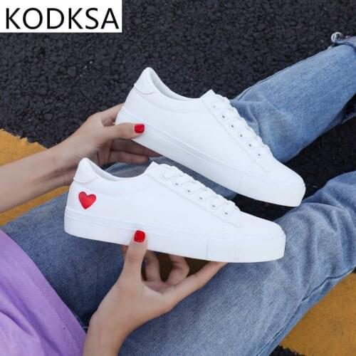 Women Canvas Shoes Women Casual Flats Heart Lace-up Fashion Ladies Spring/Autumn Shoes designer White Sneakers EUR Size 36-42