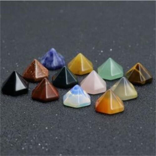 Crafts Blue Point Jade Green Aventurine Home Statue Mini Ornament Natural Stone Healing Healing Stone Pyramid Pattern