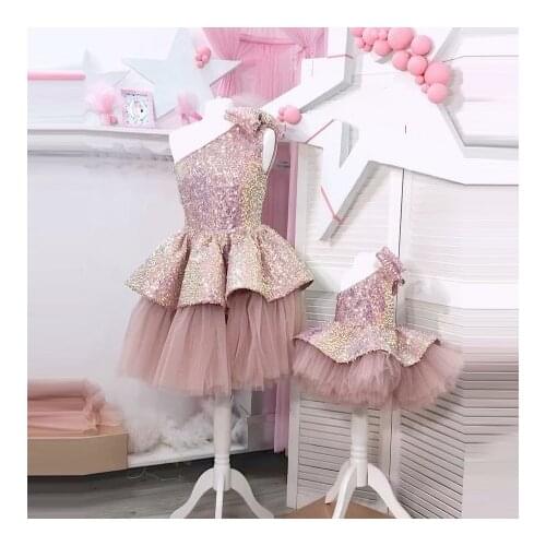 Glitter Mom Amd Me Dresses One Shoulder Big Bow Shoulder Tulle Puffy Photo Shoot Dressing Gowns Custom Made