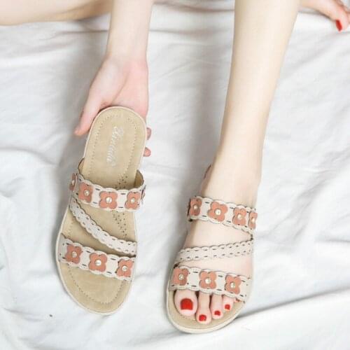 Summer The New Slippers Women Leisure Solid Outside Flower Wedges Slides Low (1cm-3cm) Breathable Thick Bottom Bohemia Seaside