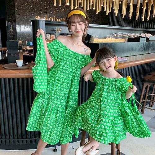 2021 New Mother Daughter Loose Dresses One-shoulder Dress Girls Loose Dress Summer Parent-child Childrens Cotton Beach Dress
