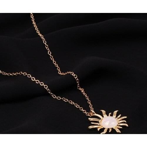 Romantic Lady Sunflower Pendant Necklaces for Women Girl Clavicle Chain Holiday Party Necklace New Year Jewelry Love Gift