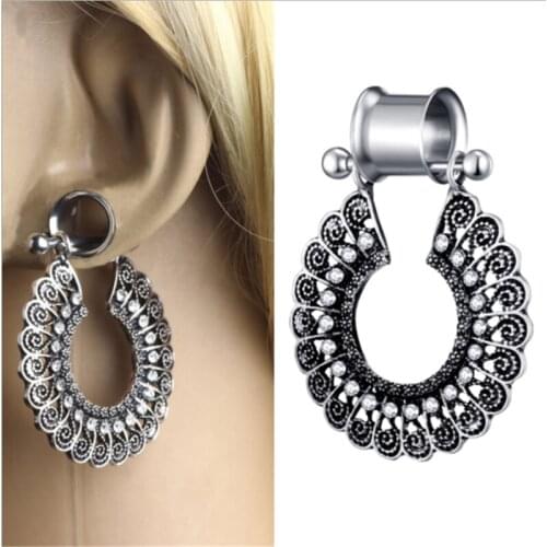 2PCS 2018 New Woman Dangle Earring Plugs And Tunnels Crystal Punk Ear Gauges Piercing Kit Expabnder Stretchers Sexy Body Jewelry