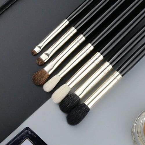 BEILI 1 Piece Goat Hair Precise blending Eye shadow Detailed small shade Single Makeup Brushes Black handle Silver ferrule
