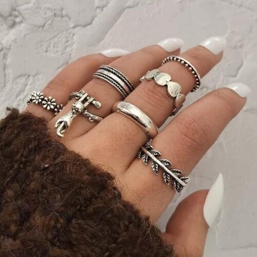 Bohemian Vintage Carved Flower Cat Rings Set Fashion Sweet Love Heart Leaves Rings for Women Party Jewelry Gifts