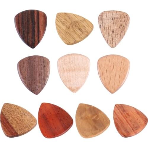 Wood Acoustic Guitar Pick Plectrum Hearted Shape Picks for Bass Parts