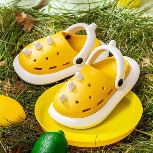 New Arrival Childrens Slippers Corner Hollow Out Hole Boys and Girls Garden Shoes Soft Soled Non-Skid Babys Inside Shoes