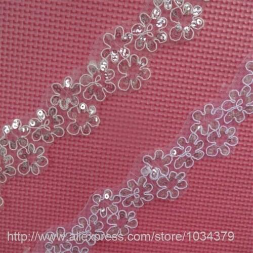 Delicate 10Meters 4cm Sequins Ivory, White Fabric Flower Venise Venice Lace Trim Applique Sewing Craft for Wedding Dec. LW0227