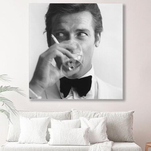 Famous Actor Roger Moore Poster Print Black and White Figure Painting Modern Wall Pictures for Living Rome Home Decor No Frame