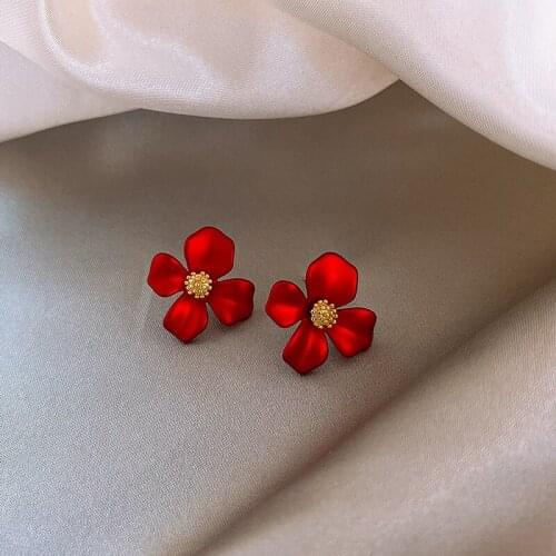 2021 New Trend Red Flower Red Petal Stud Earrings Korean Temperament Baroque Elegant Womens Earrings Jewelry Spring Summer New