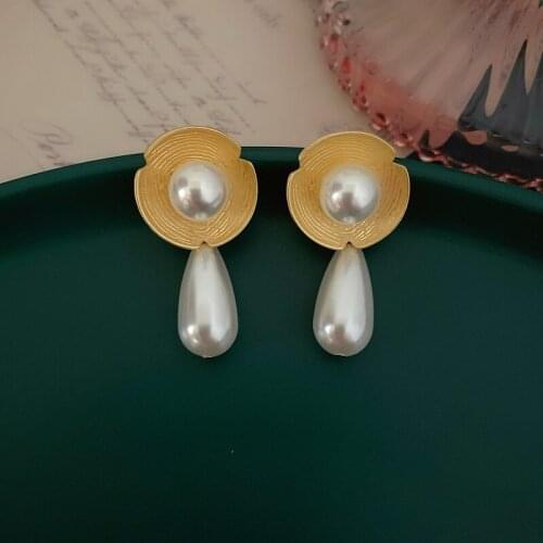 2020 Limited Brincos Para As Mulheres Placer Wind Restoring Ancient Ways Long Temperament Show Big Pearl Earrings And Collars