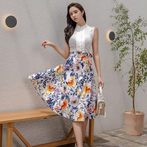 2021 New Fashion Summer Women Skirt Suit Sexy Sleeveless Crop Top & Floral Print A-line Midi Skirt Elegant Korean 2 Piece Set