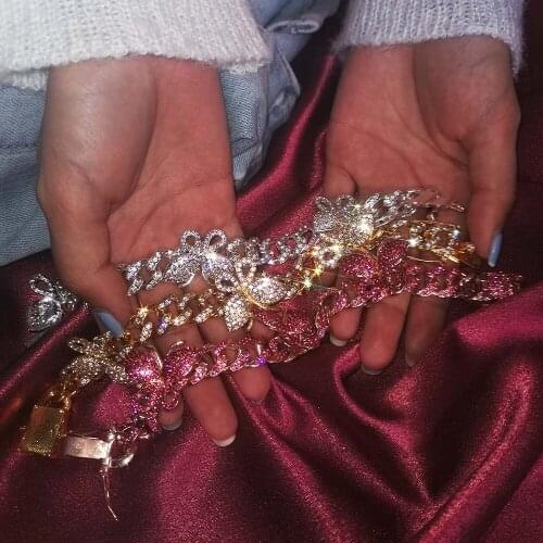 StoneFans Bracelets On The Leg