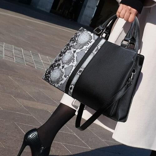 100% Cow Leather Handbags 2021 New Large-capacity Fashion Snake-print Portable All-match Simple Messenger Shoulder Bag Gg