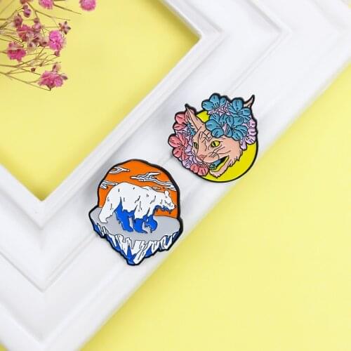 Creative Fun Animal Polar Bear Cat Enamel Brooch Cloud Glacier Flower Pins Alloy Badge Clothes Accessories Sweet Punk Jewelry