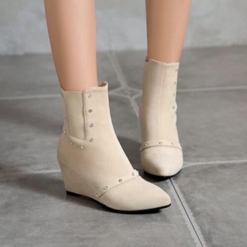 Retro autumn and winter boots children British Martin boots personality fashion belt buckle rivet round head European and Americ