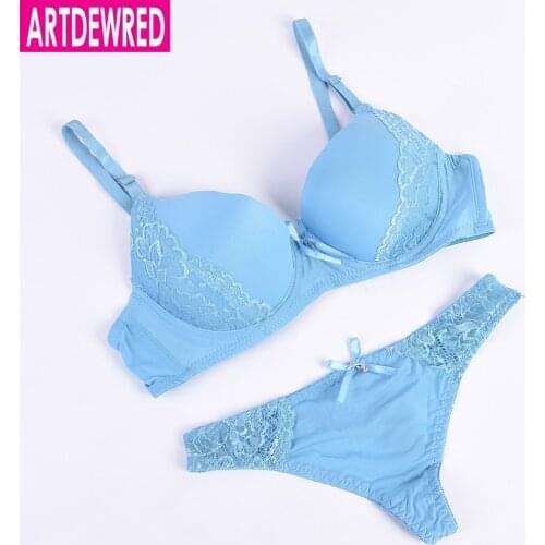 New arrival 2018 Hot Sexy Lace Bra Thong Set Sexy Woman Lolita Girl Bra Set Lace Woman Underwear Set Blue Pink Yellow 7 color