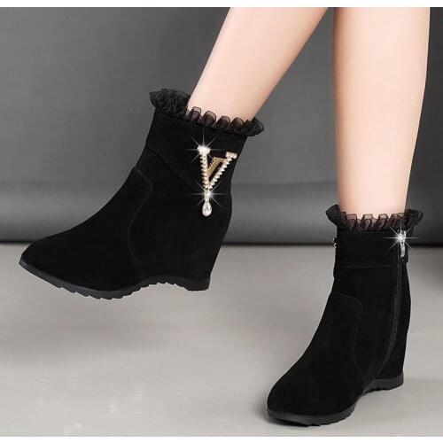 HU&GH Women's Shoes