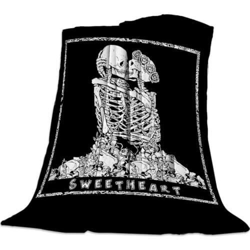 Halloween Skull Hug Kissing Rose Lover Black Throw Blanket Warm Microfiber Blanket Bedroom Sofa Supplies Blankets for Beds
