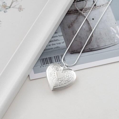 Love Peach Heart Heart-shaped Photo Frame Clavicle Chain Punk Couple Necklace Carved Openable Silver-plated Pendant Jewelry New