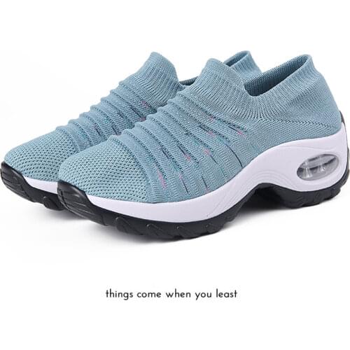 Fashion Women Lightweight Sneakers Running Shoes Outdoor Sports Shoes Breathable Mesh Comfort Running Shoes Air Cushion Shoes