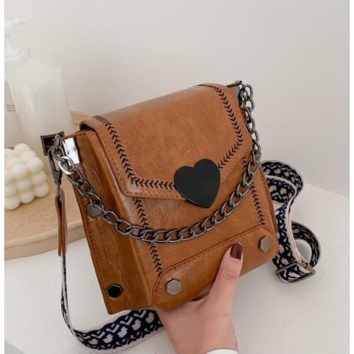 2021 Brand New Women Messenger Bag Retro Style Crossbody Purse Satchel with Heart Buckle High Desinger Handbag Winter Bag