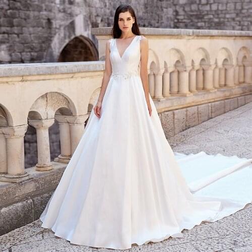 V-neck A Line Wedding Dresses with Pockets 2021 Appliques Satin Off the Shoulder Buttons Back Sweep Train Bridal Formal Gowns