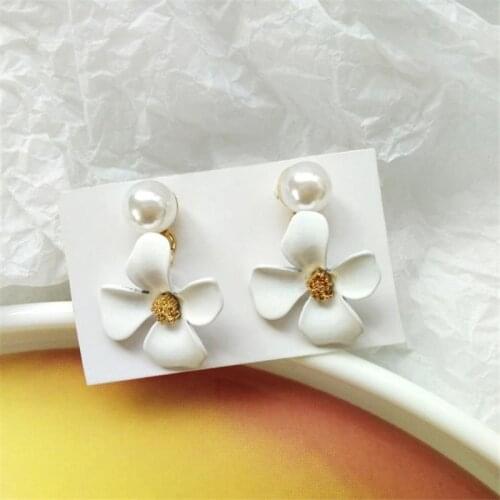 Korean Temperament Candy Color Earrings Small Flower Pearl Earrings Womens Jewelry Decorations for Girls Trending Products 2021
