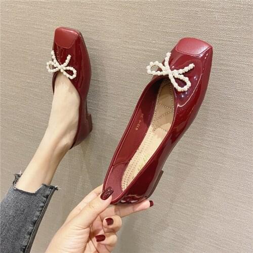 Newest Patent Leather Women Ballet Flats Pearl Bowknot Slip On Square Toe Ladies Wedding Shoes Comfortable Soft Loafers