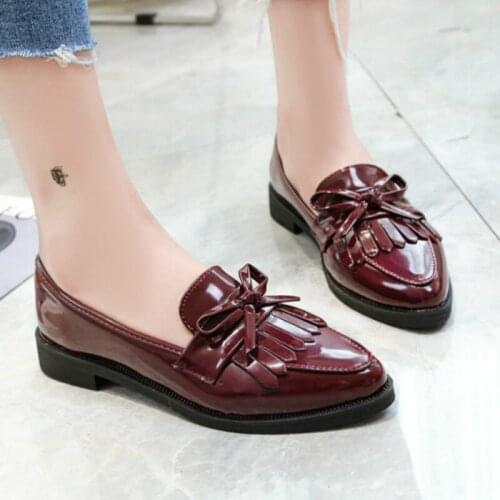 QWEDF Brand Shoes Woman Casual Tassel Bow Pointed Toe Black Oxford Shoes for Women Flats Comfortable Slip on Women Shoes D9-43