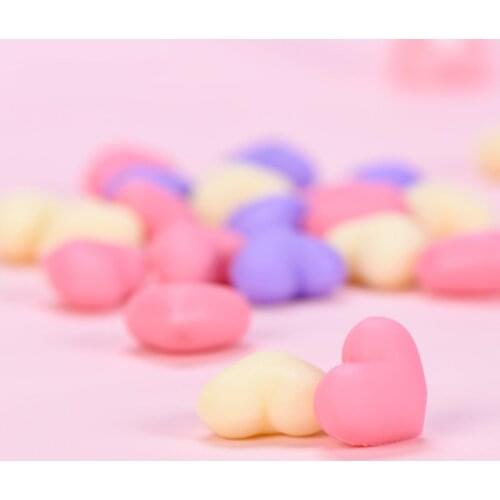 ZOCDOU 1 Pieces Cartoon Small peach Heart Key Ring Pendant Model Small Statue Figurine Crafts Ornament Miniatures