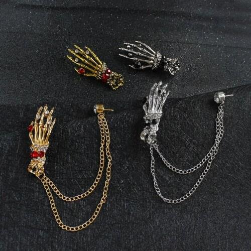 2021 New Gothic Style Skeleton Hand Brooch Halloween Brooch Golden Color Creative Brooch Temperament Jewelry Wholesale