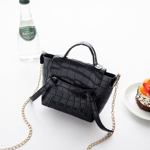 New Fresh and Sweet Womens Shoulder Bag 2020 Fashion PU Messenger Bag Chain Bag Cross Bag Cover Solid Color Small Square Bag