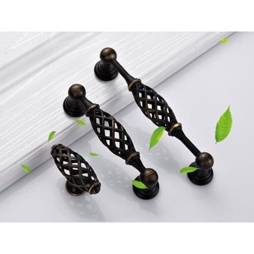 1pc Vintage Door Handle Antique Furniture Knobs and Handles for Kitchen Cabinets Vintage Closet Handle