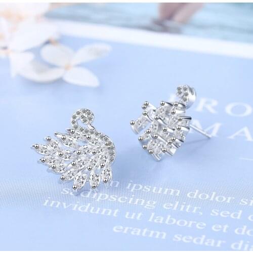 Mini swan cute temperament animal earrings white zircon jewelry romantic swan earrings dating jewelry accessories
