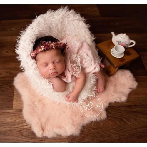 Newborn Photography Pose Mini Posing Faux Fur Sofa Chair Decoration Accessories Baby Pod Studio Infant Shooting Seat Photo Props