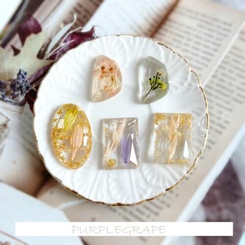 Original handmade Japanese and Korean style super fairy romantic and elegant immortal flower resin DIY earring material 2pcs