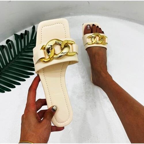 Ladies New Metal Decoration Chain Sandals Hot Beach Soft Sole Square Heel Flat Slides Female Casual Summer Slipper For Women