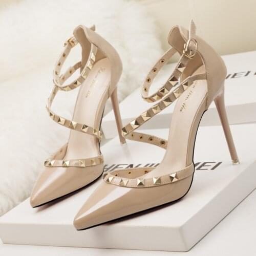 2020 Simple Sexy Nightclub Stiletto High Heels Shallow Mouth Pointed Studs Hollow Word Strap Single Shoes 1138-13