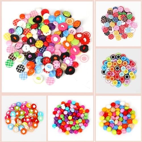 Promotion 50PCS Geometry Shape Lots Colors DIY Scrapbooking Cartoon Buttons Plastic Buttons Childrens Garment Sewing Notions