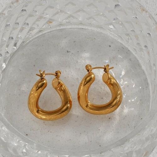 2021 New Bold U Shape Geometric Chunky Wave Stainless Steel Earrings For Women Tarnish Free 18K Gold Plated Hoop Earrings