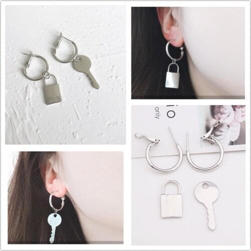 ES1217 European Minimalist Asymmetric Earrings Personality Metal Key Lock Geometric Circle Earrings Women Fashion Jewelry Gift